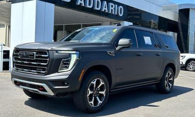 2025 GMC Yukon XL AT4
