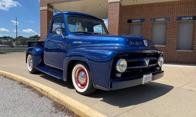 1953 Ford F-100 Pickup