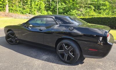 2012 Dodge Challenger Base