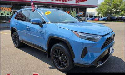 2023 Toyota RAV4 SE