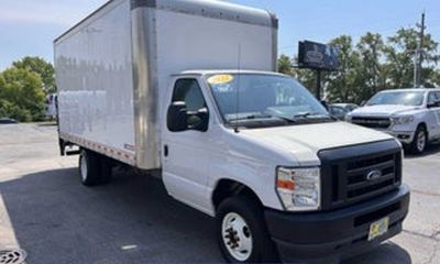 2022 Ford E-350