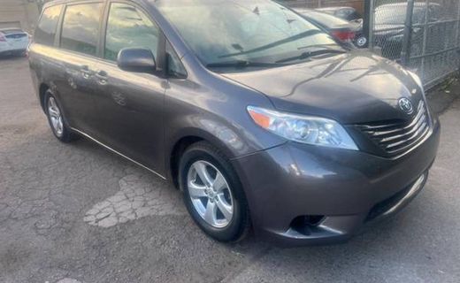 2015 Toyota Sienna LE