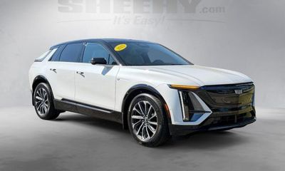 2025 Cadillac Lyriq Sport 2