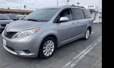 2011 Toyota Sienna LE