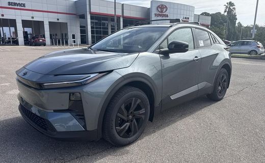 2026 Toyota C-HR SE