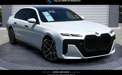 2025 BMW 740I