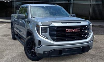 2025 GMC Sierra Elevation