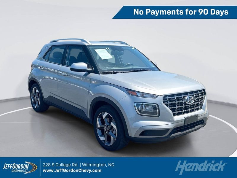 2025 Hyundai Venue — a typically priced live listing