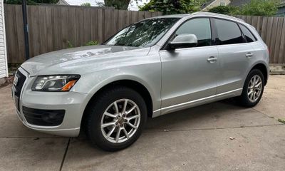 2010 Audi Q5 Premium Plus