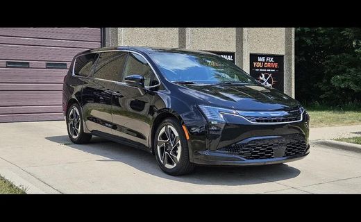2027 Chrysler Pacifica Limited