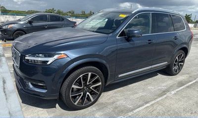 2023 Volvo XC90 Plus Bright