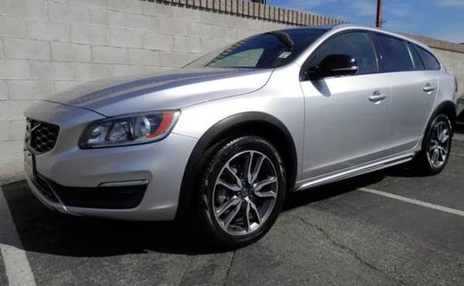 2017 Volvo V60CC Premier