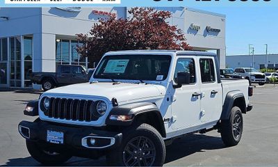 2026 Jeep Gladiator Sport