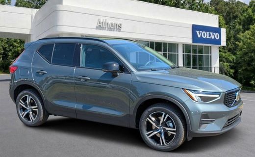 2026 Volvo XC40 Core