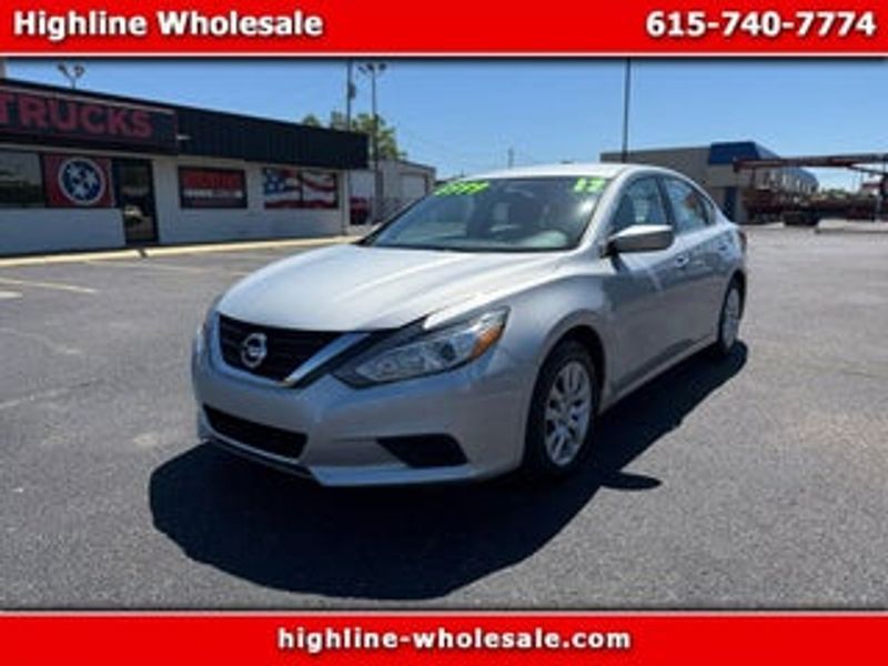 2018 Nissan Altima — a typically priced live listing