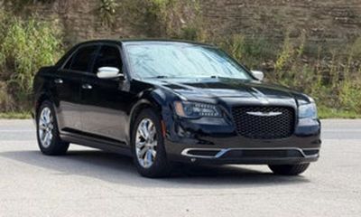 2016 Chrysler 300 300C