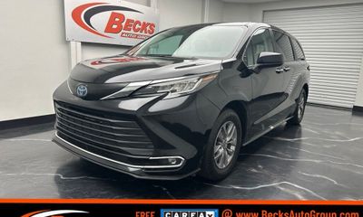 2023 Toyota Sienna XLE
