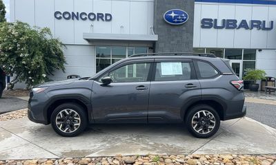 2025 Subaru Forester Base Plus