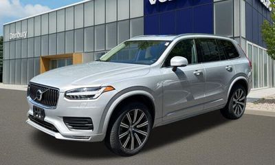 2023 Volvo XC90 Core Bright Theme
