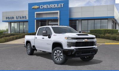 2026 Chevrolet Silverado HD Custom