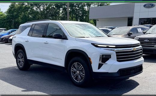 2025 Chevrolet Traverse LT