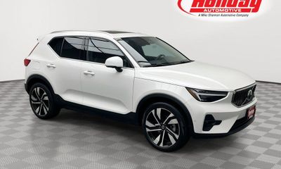 2023 Volvo XC40 Ultimate Bright
