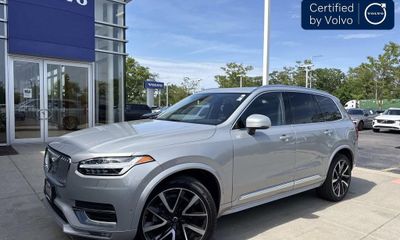 2023 Volvo XC90 Plus Bright
