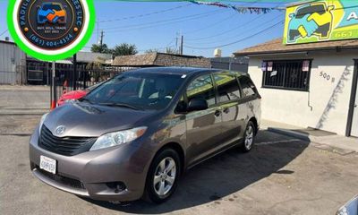 2011 Toyota Sienna Base 7 Passenger