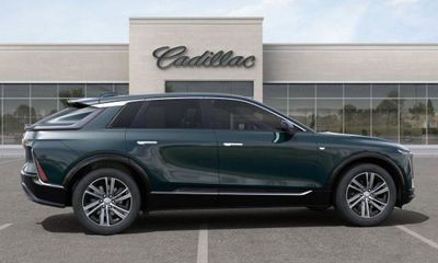 2024 Cadillac Lyriq LUX 2