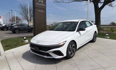 2025 Hyundai Elantra Blue SEL Sport
