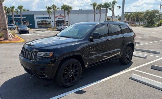 2020 Jeep Grand Cherokee Laredo