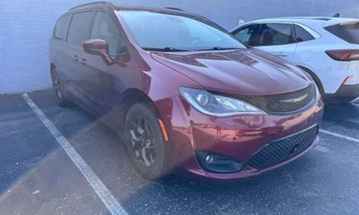 2019 Chrysler Pacifica Touring L Plus