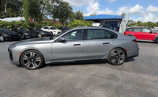2023 BMW 760i xDrive