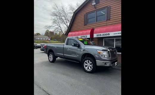 2017 Nissan Titan SV