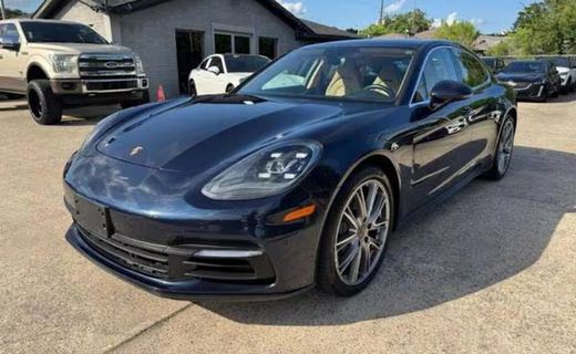 2018 Porsche Panamera 4S