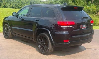 2017 Jeep Grand Cherokee Laredo