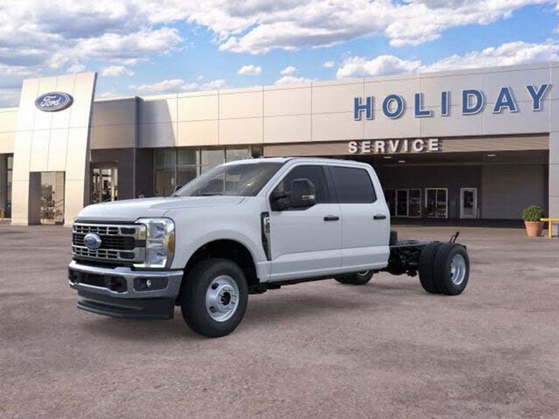 Representative 2026 Ford F-350 Super Duty Chassis photo