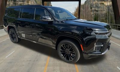 2026 Jeep Grand Wagoneer L Summit