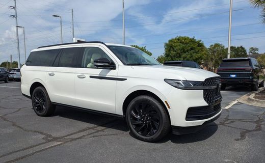 2027 Lincoln Navigator L Reserve