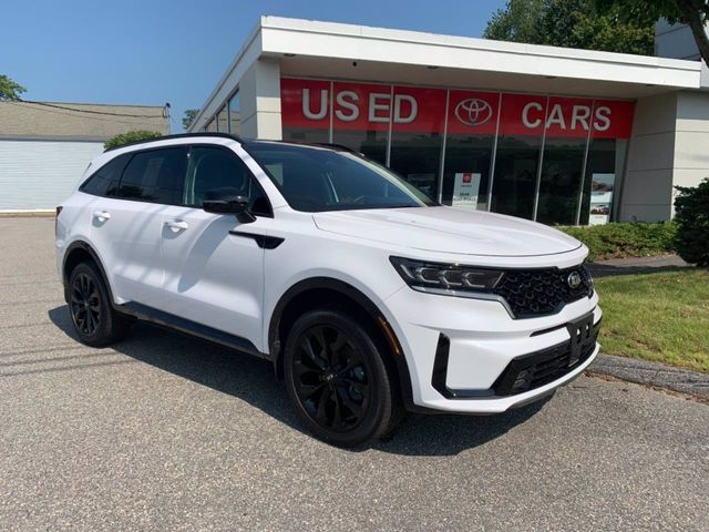 2021 Kia Sorento — a typically priced live listing
