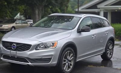 2017 Volvo V60CC Premier