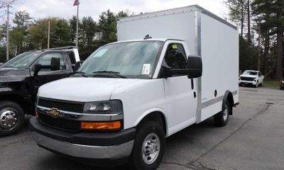 2025 Chevrolet Express 3500 Cutaway 139