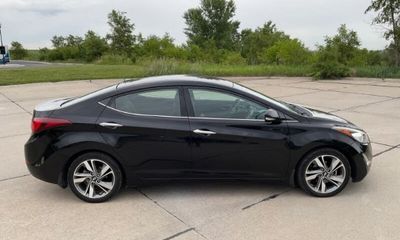 2015 Hyundai Elantra GLS Middle