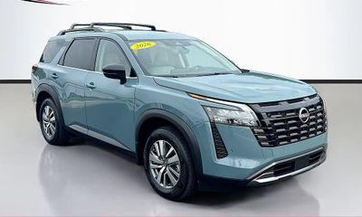 2026 Nissan Pathfinder SL