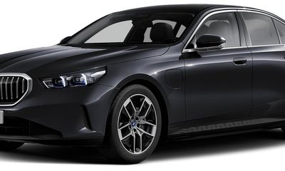 2026 BMW 550E xDrive