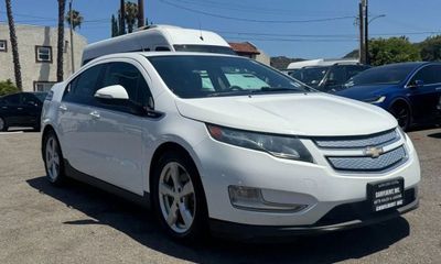 2014 Chevrolet Volt Standard