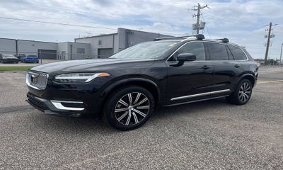 2023 Volvo XC90 Plus Bright