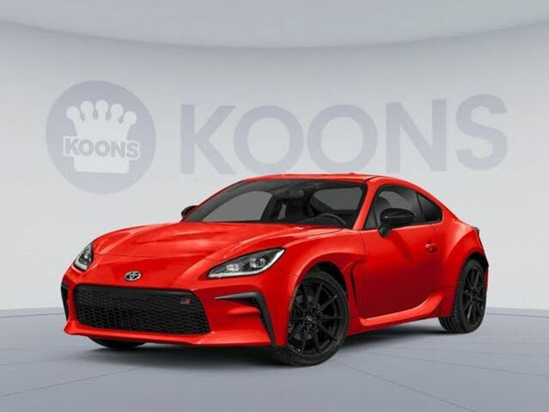 2025 Toyota GR86 — a typically priced live listing