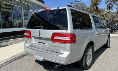 2013 Lincoln Navigator L