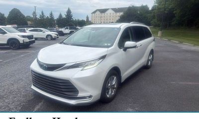 2023 Toyota Sienna Limited